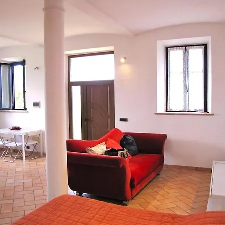 Apartment Gardini - Ampio Monolocale In Ex Fienile